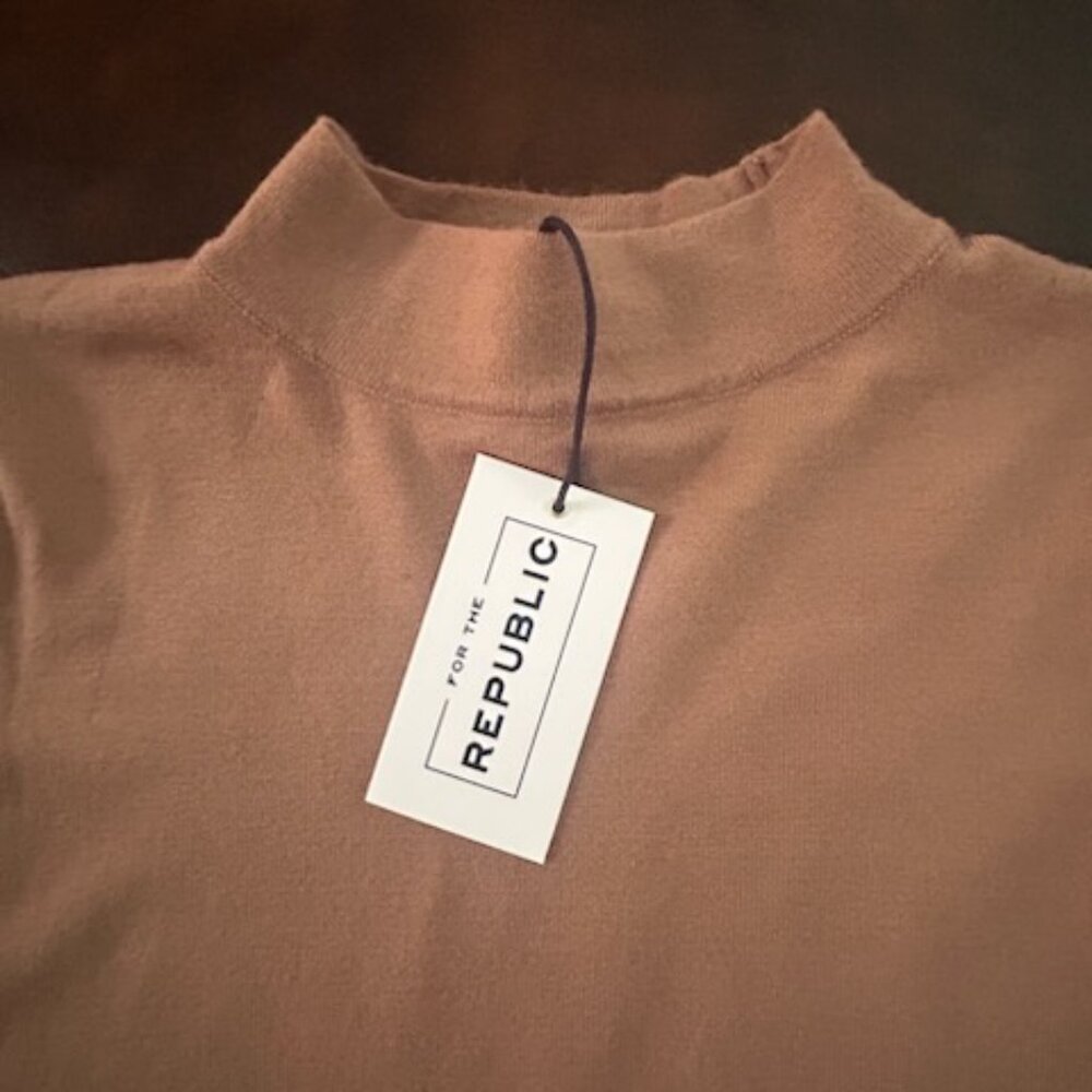 NWT Super Soft Caramel Tan Brown Fitted Crewneck Sweater - Picture 5 of 8